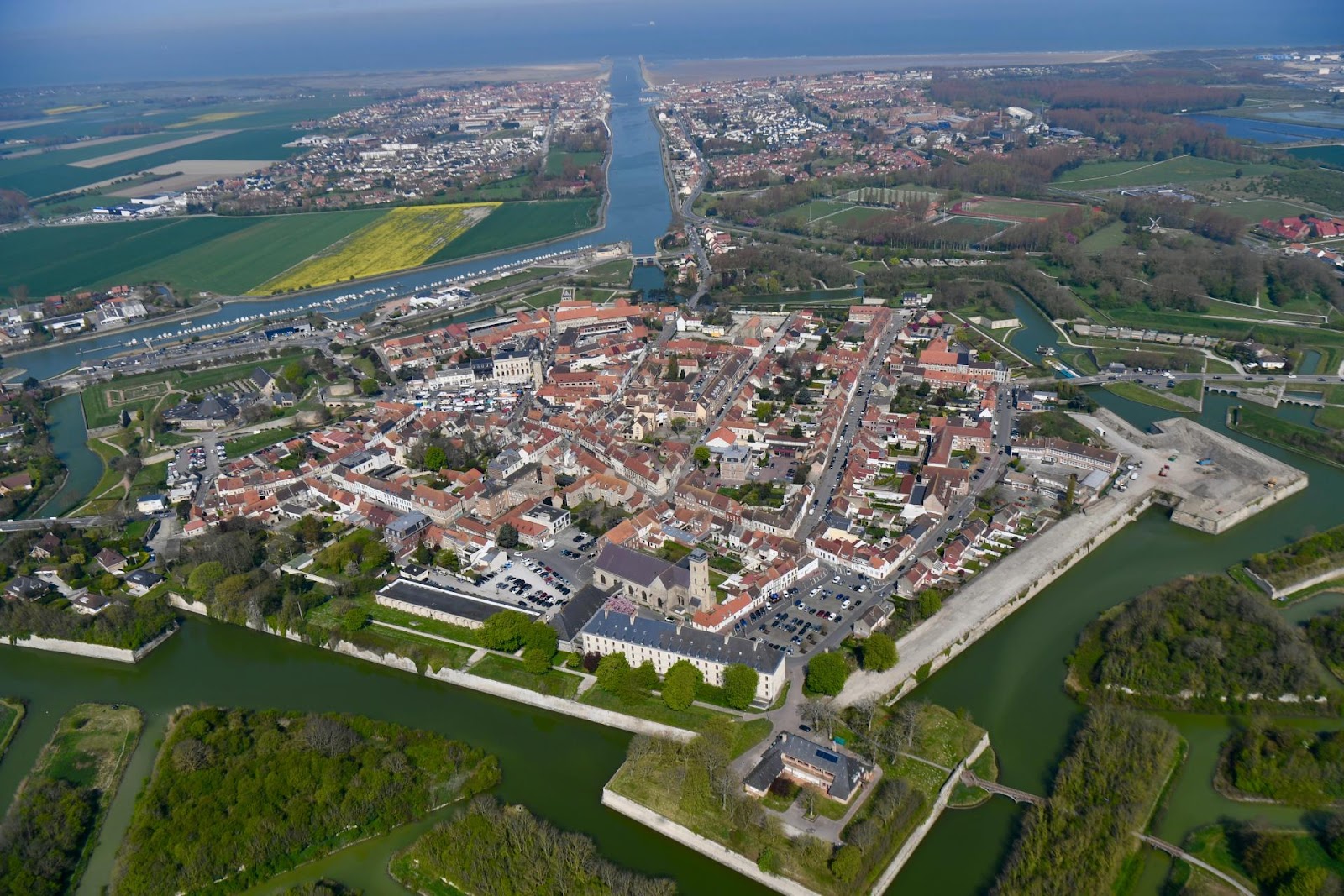 Location meublée touristique à Gravelines : nouvelles règles, autorisation et taxe sur les logements vacants